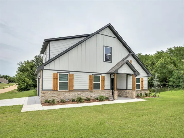Photo 4 — 9881 Livingston Road, Edmond, OK 73025