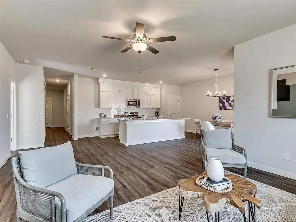 Photo 9 — 9881 Livingston Road, Edmond, OK 73025