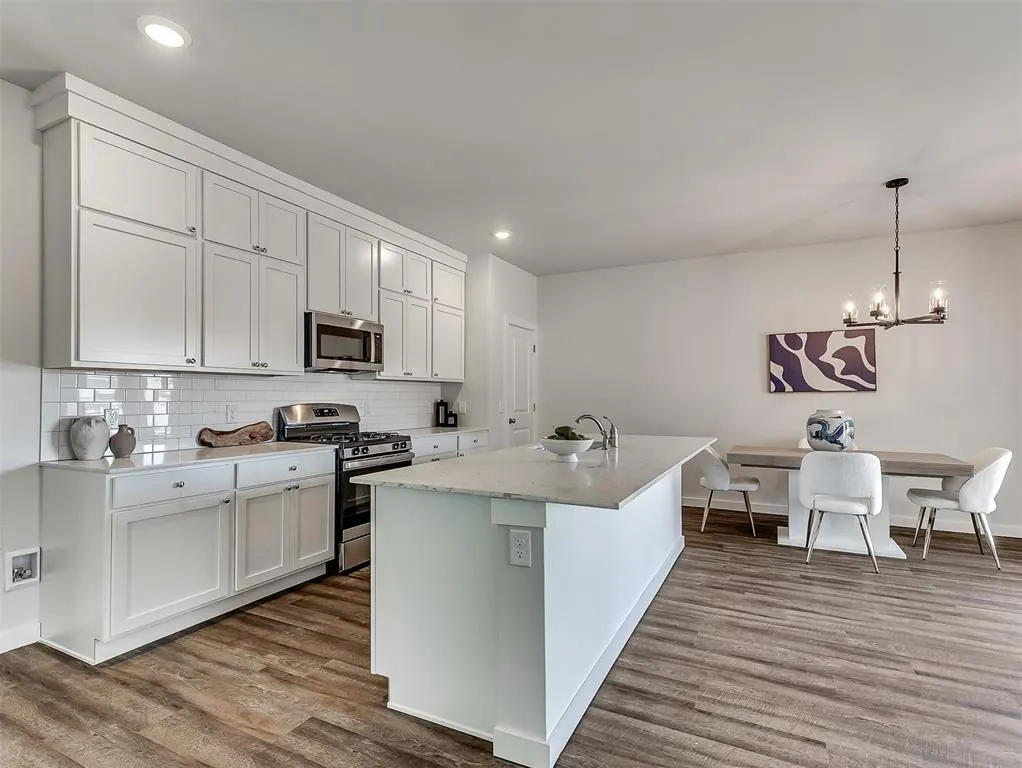 Photo 12 — 9881 Livingston Road, Edmond, OK 73025