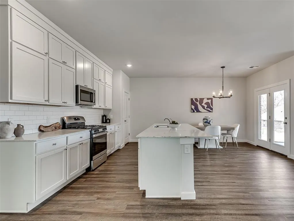Photo 13 — 9881 Livingston Road, Edmond, OK 73025