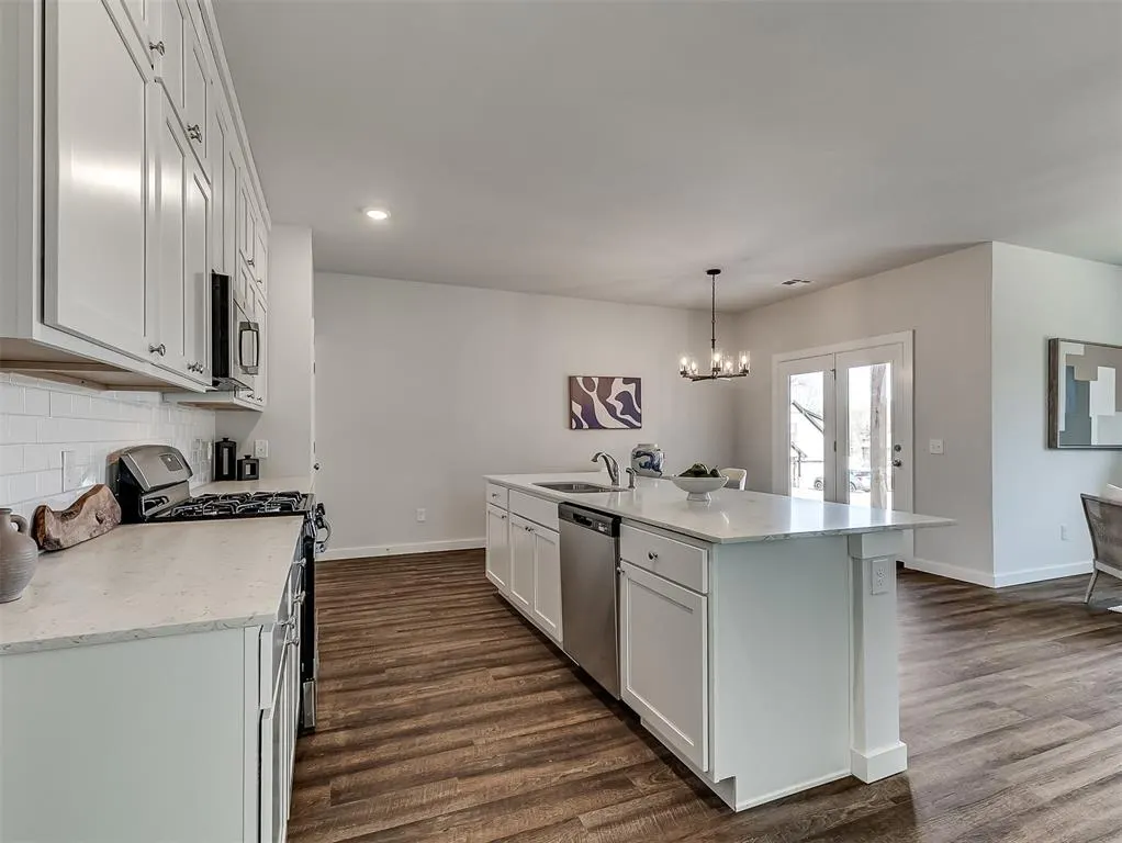 Photo 14 — 9881 Livingston Road, Edmond, OK 73025