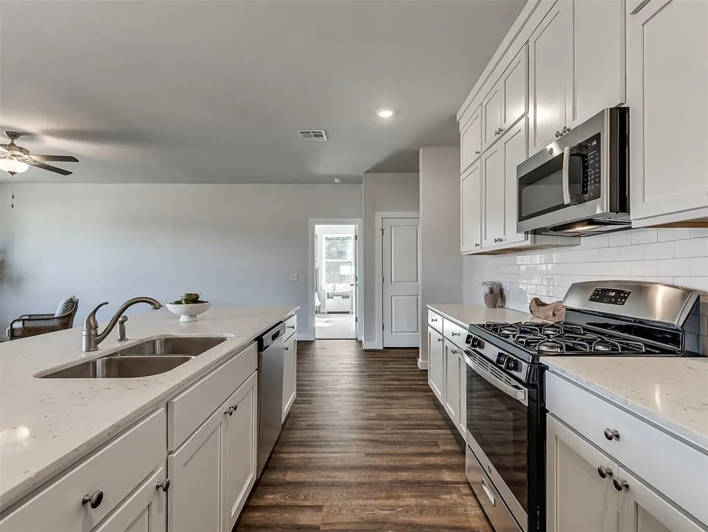 Photo 15 — 9881 Livingston Road, Edmond, OK 73025