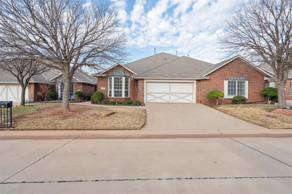 Photo 2 — 25 Red Admiral Way, Edmond, OK 73013