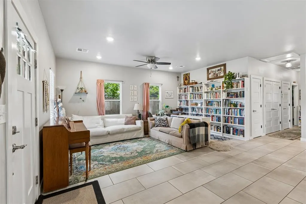 Photo 4 — 720 NE 30th Street, Oklahoma City, OK 73105
