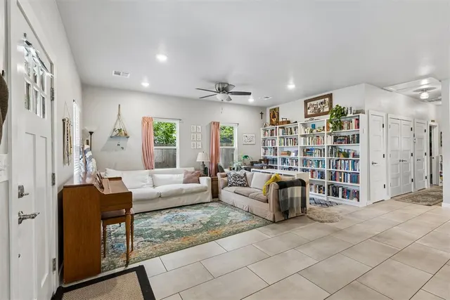 Photo 4 — 720 NE 30th Street, Oklahoma City, OK 73105