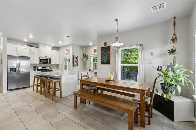 Photo 7 — 720 NE 30th Street, Oklahoma City, OK 73105