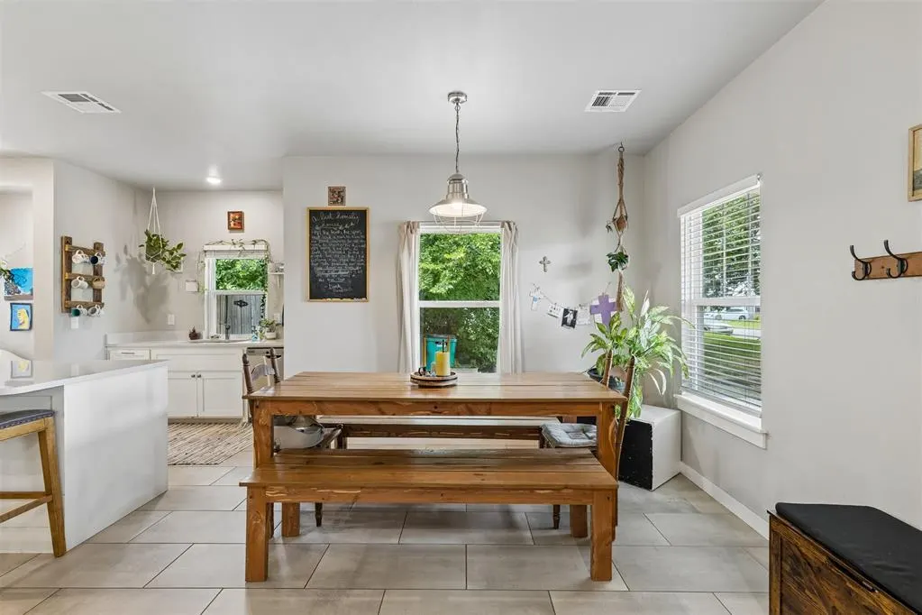 Photo 9 — 720 NE 30th Street, Oklahoma City, OK 73105
