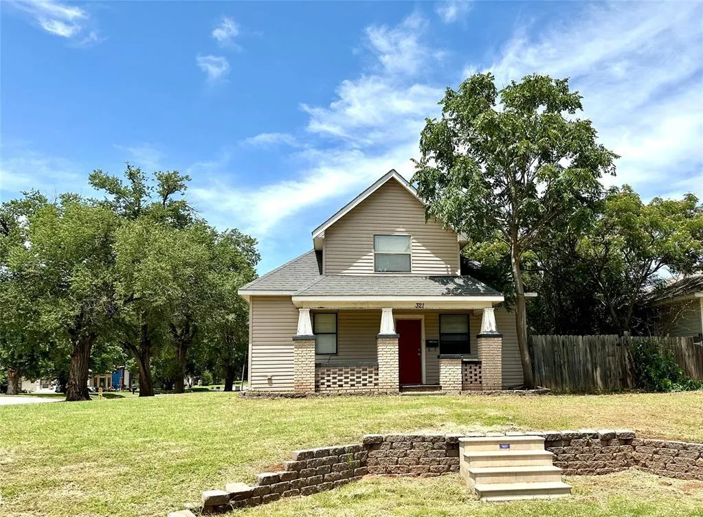 Front exterior — 321 W 1st Street, Elk City, OK 73644