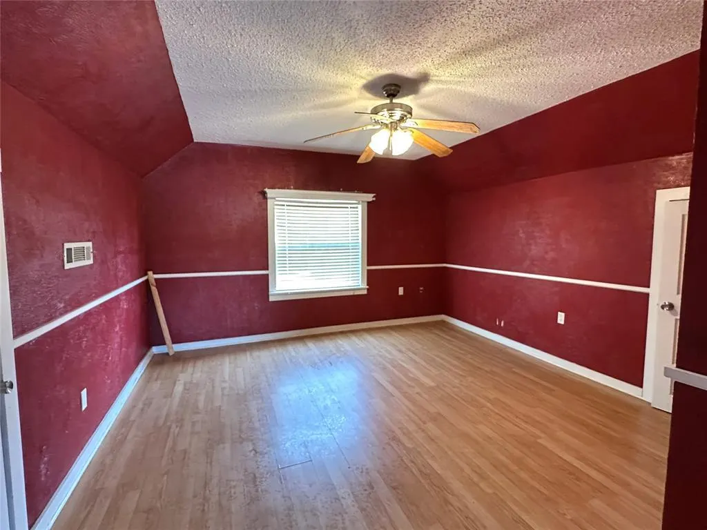 Photo 13 — 321 W 1st Street, Elk City, OK 73644