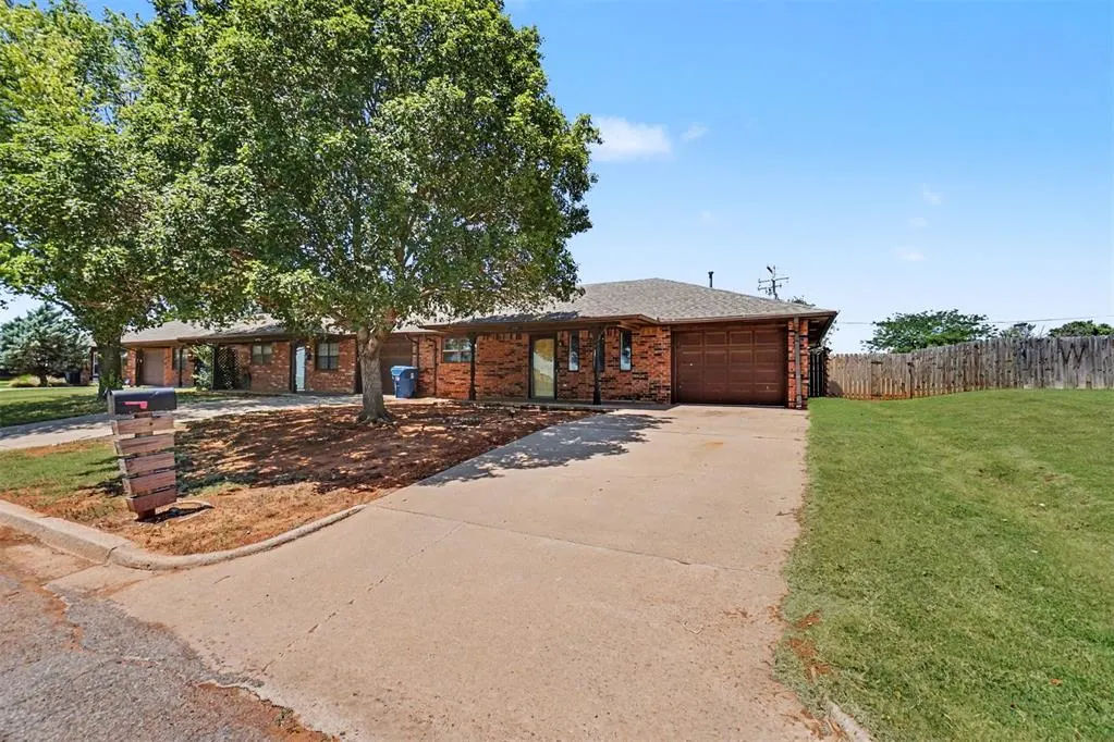 Photo 2 — 1402 Partridge ( 1402 1/2) Lane, Cordell, OK 73632