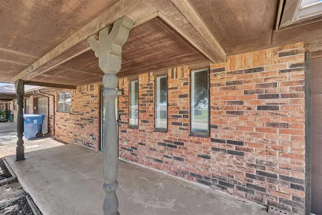 Photo 5 — 1402 Partridge ( 1402 1/2) Lane, Cordell, OK 73632