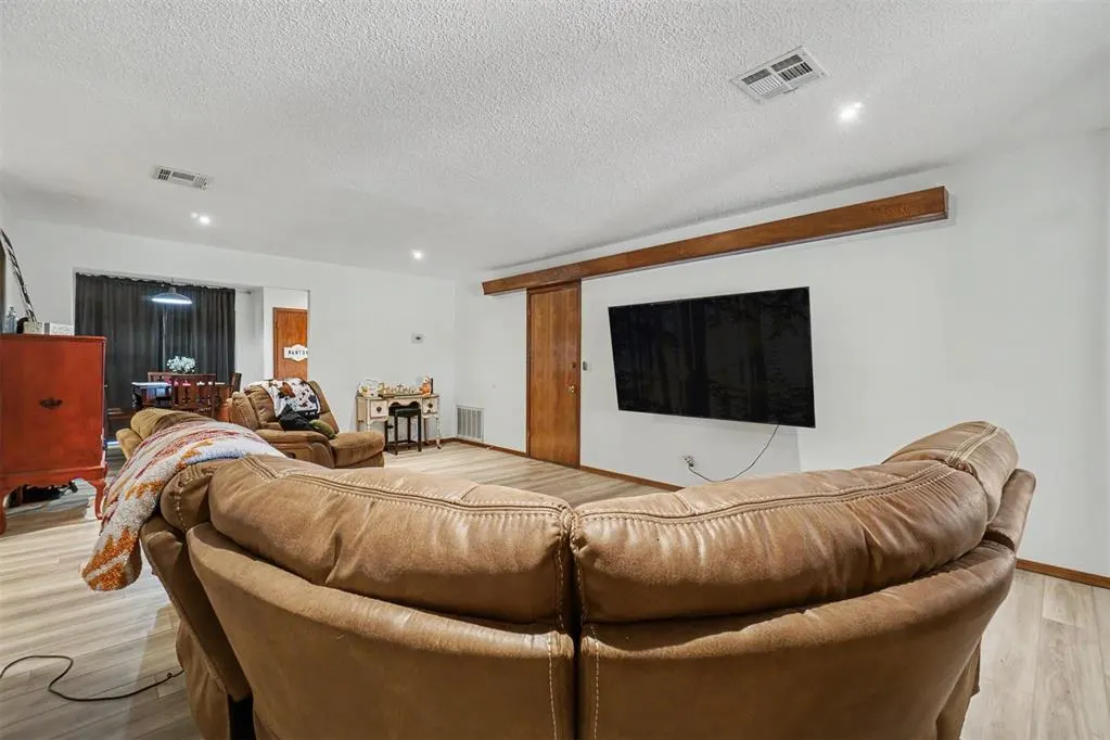 Photo 8 — 1402 Partridge ( 1402 1/2) Lane, Cordell, OK 73632
