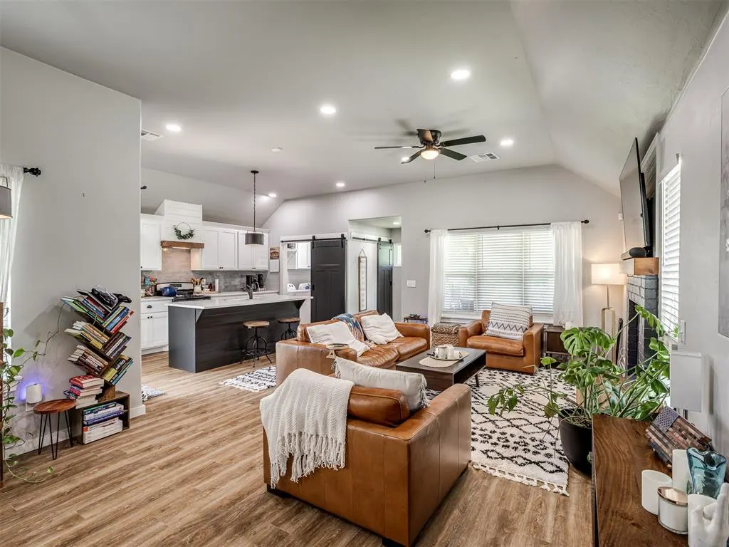 Photo 9 — 402 S Van Buren Avenue, Blanchard, OK 73010