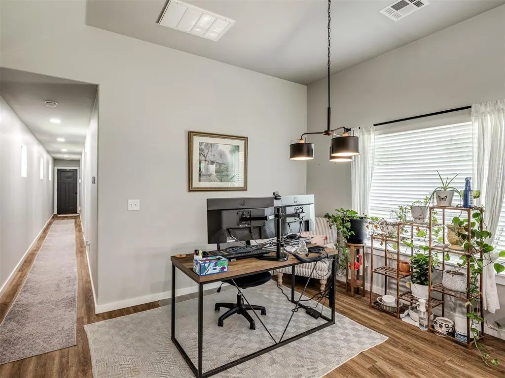 Photo 10 — 402 S Van Buren Avenue, Blanchard, OK 73010