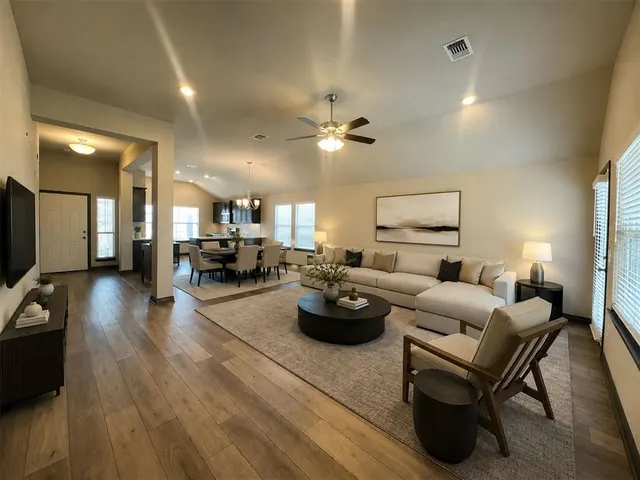 Photo 3 — 12900 NW 4th Street, Yukon, OK 73099