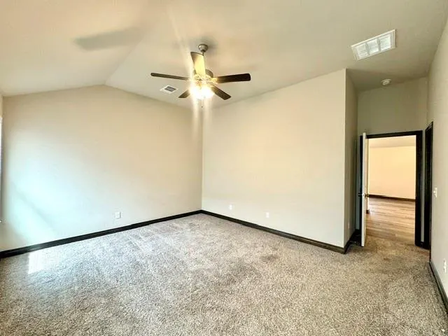 Photo 18 — 12900 NW 4th Street, Yukon, OK 73099