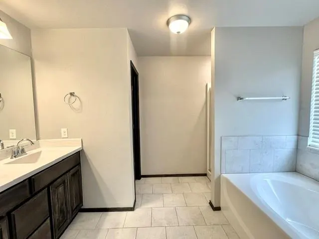 Photo 23 — 12900 NW 4th Street, Yukon, OK 73099