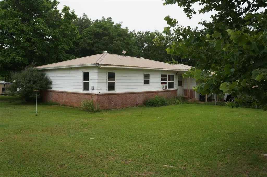 Front exterior — 11681 Signal Hill Avenue, Byars, OK 74831