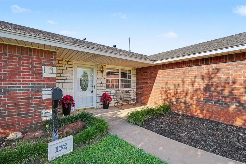 Photo 4 — 132 Florence Drive, Cordell, OK 73632