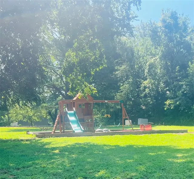 Photo 5 — 1927 Cedar Street, Ponca City, OK 74604