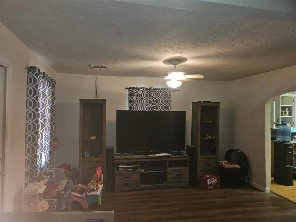 Photo 9 — 1927 Cedar Street, Ponca City, OK 74604