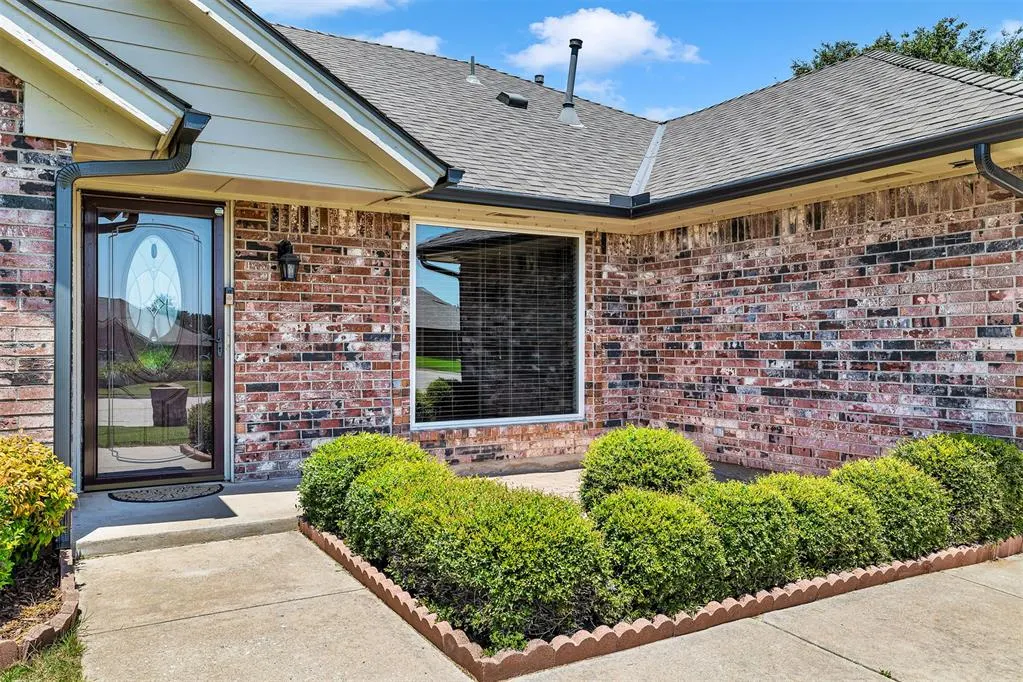 Photo 2 — 3529 Northridge Terrace, Choctaw, OK 73020