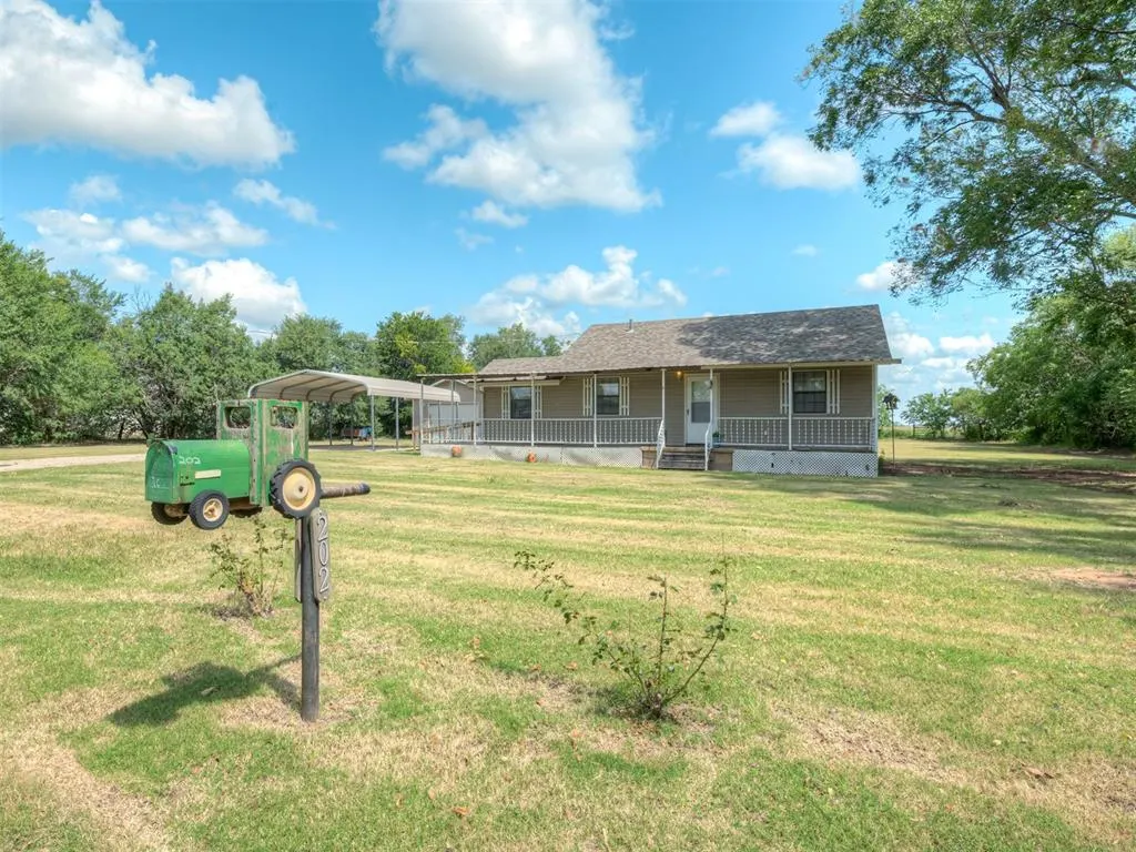 Front exterior — 202 W 7th Street, Amber, OK 73004