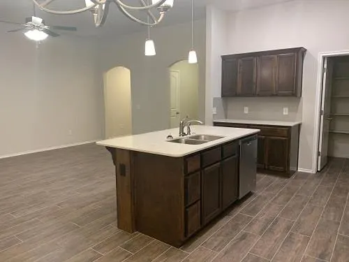 Photo 4 — 212 Evermore Lane, Yukon, OK 73099