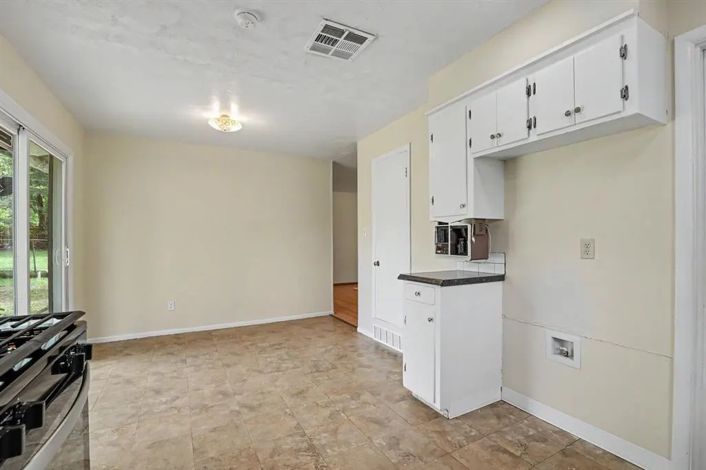Photo 11 — 1724 Serenade Drive, Oklahoma City, OK 73130