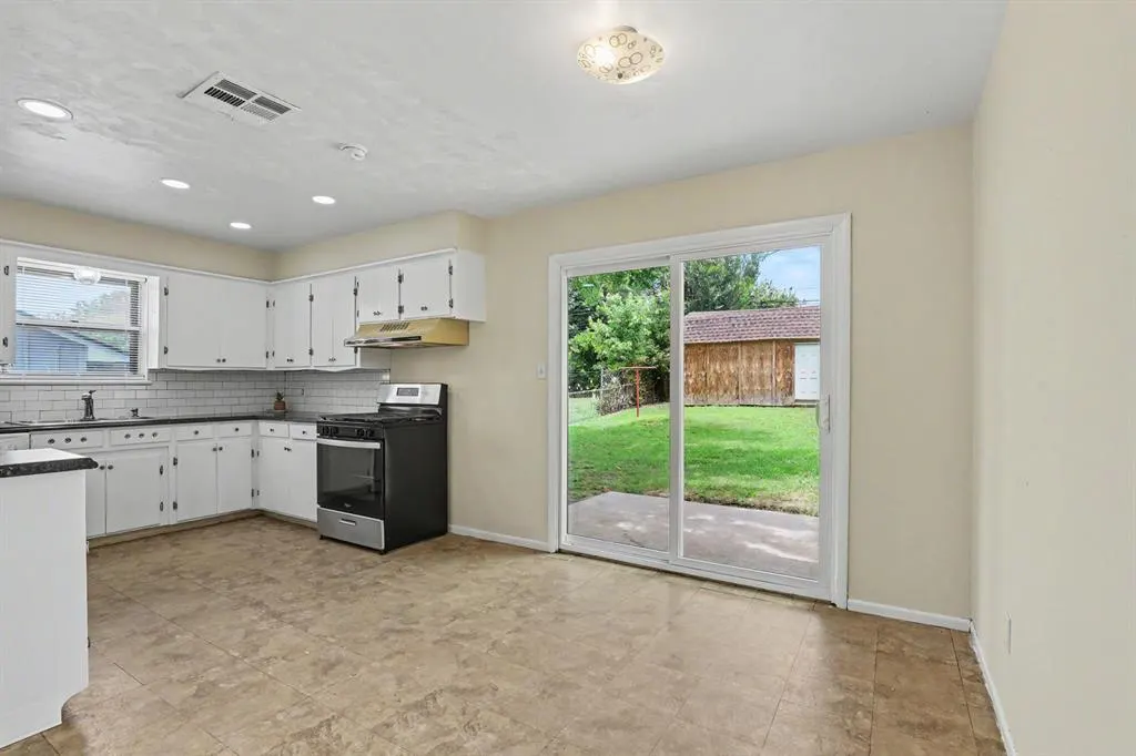 Photo 12 — 1724 Serenade Drive, Oklahoma City, OK 73130