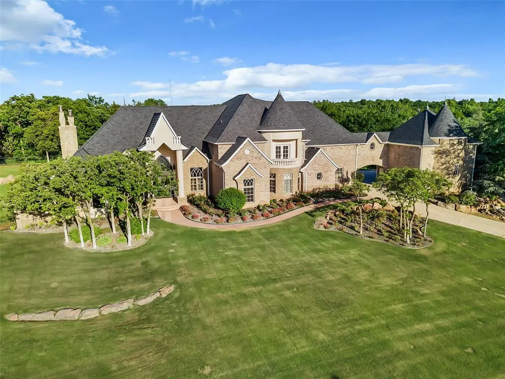 Front exterior — 11016 Waters Welling Way, Edmond, OK 73013