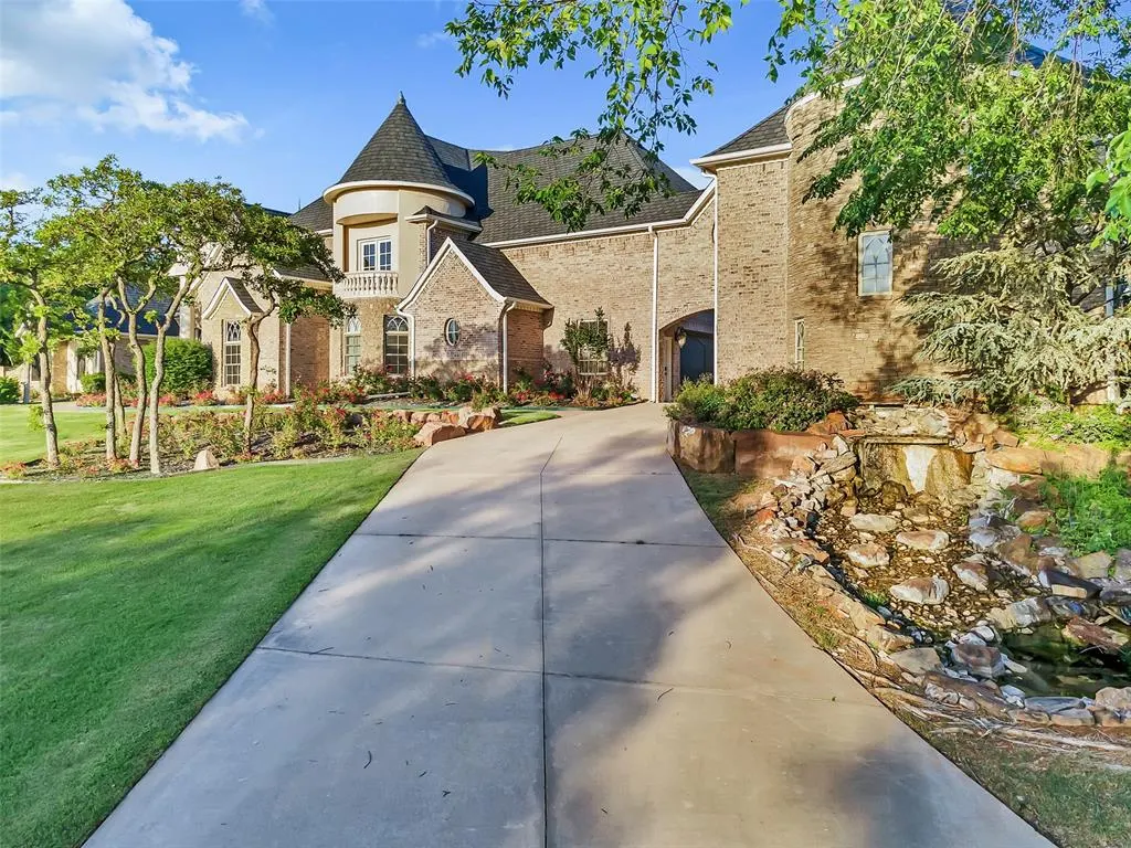 Photo 2 — 11016 Waters Welling Way, Edmond, OK 73013