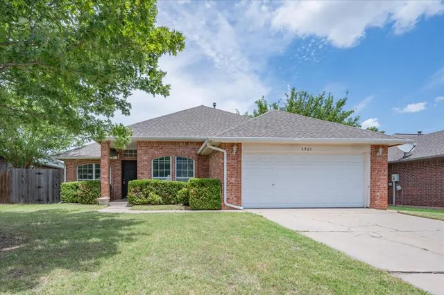 Front exterior — 5921 SE 86th Street, Oklahoma City, OK 73135