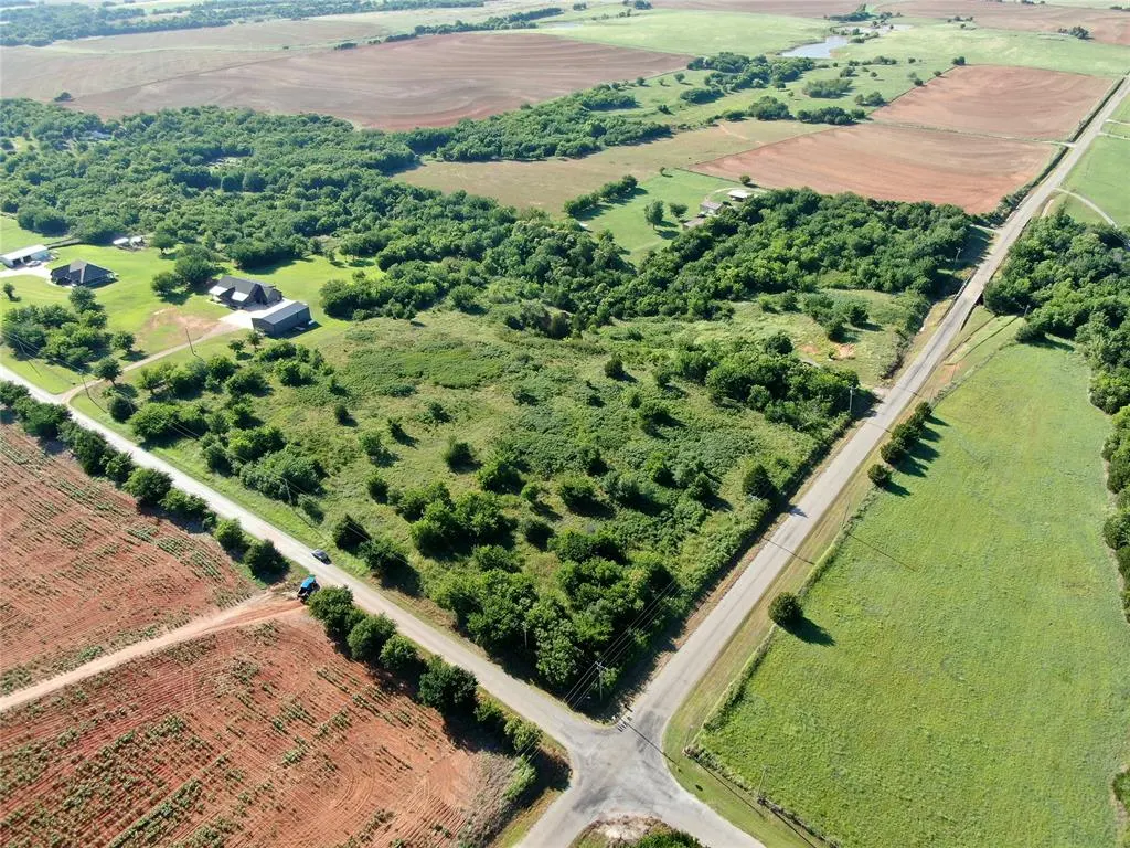 Photo 4 — 15165 N Gregory Road, Yukon, OK 73099