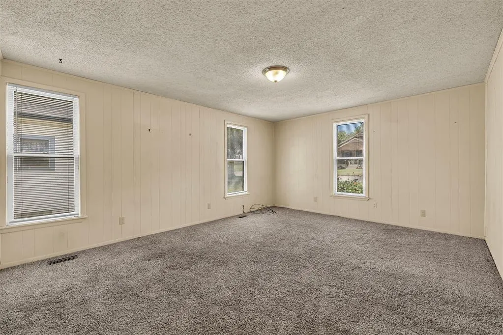 Photo 8 — 617 S Roberts Avenue, El Reno, OK 73036