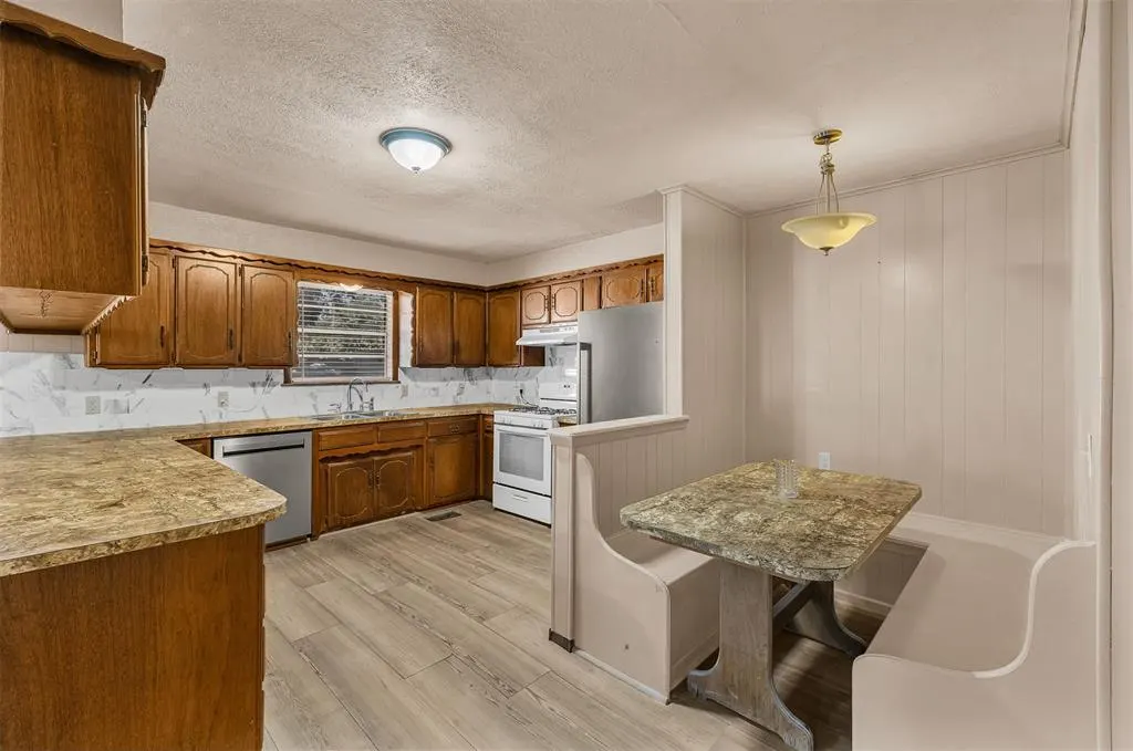 Photo 12 — 617 S Roberts Avenue, El Reno, OK 73036