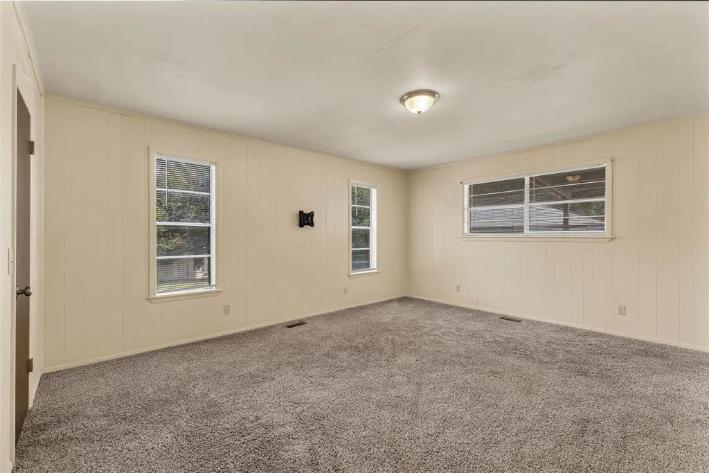 Photo 18 — 617 S Roberts Avenue, El Reno, OK 73036