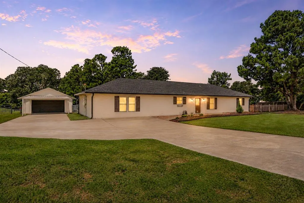Front exterior — 263 N Carolyn Drive, Choctaw, OK 73020