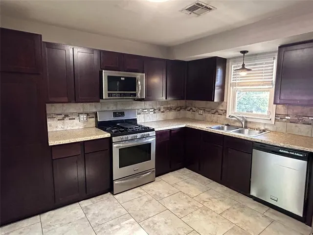 Photo 7 — 4021 N Sterling Avenue, Oklahoma City, OK 73122