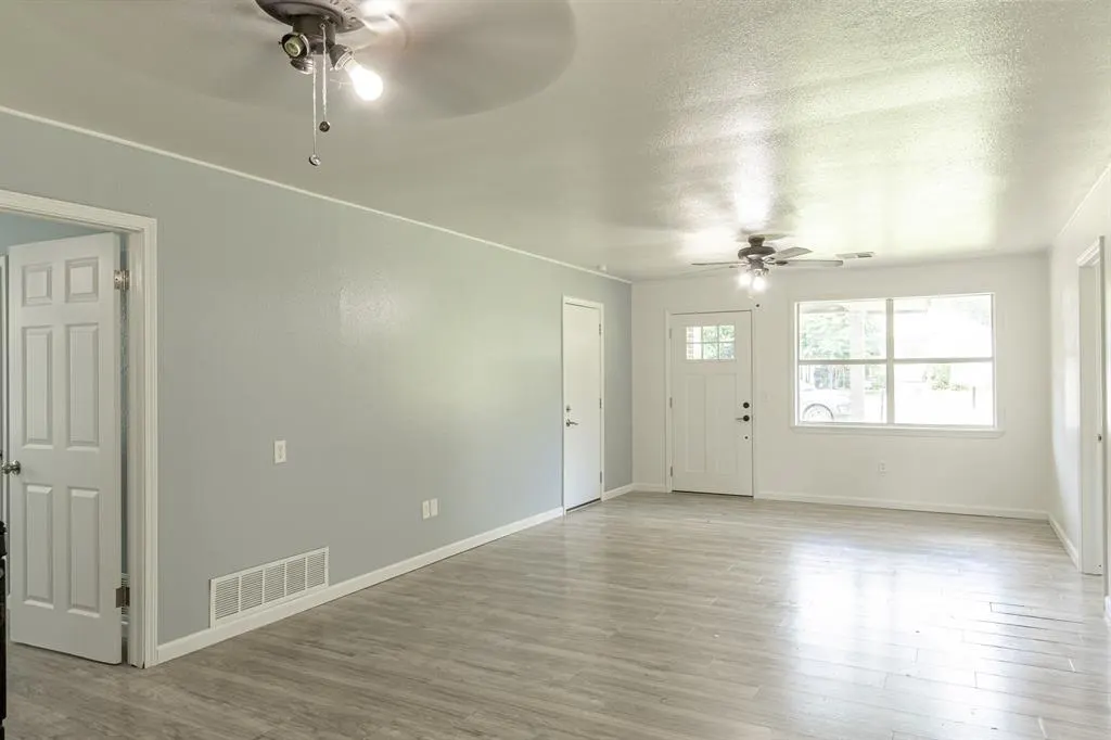 Photo 2 — 124 W Brule Street, Purcell, OK 73080