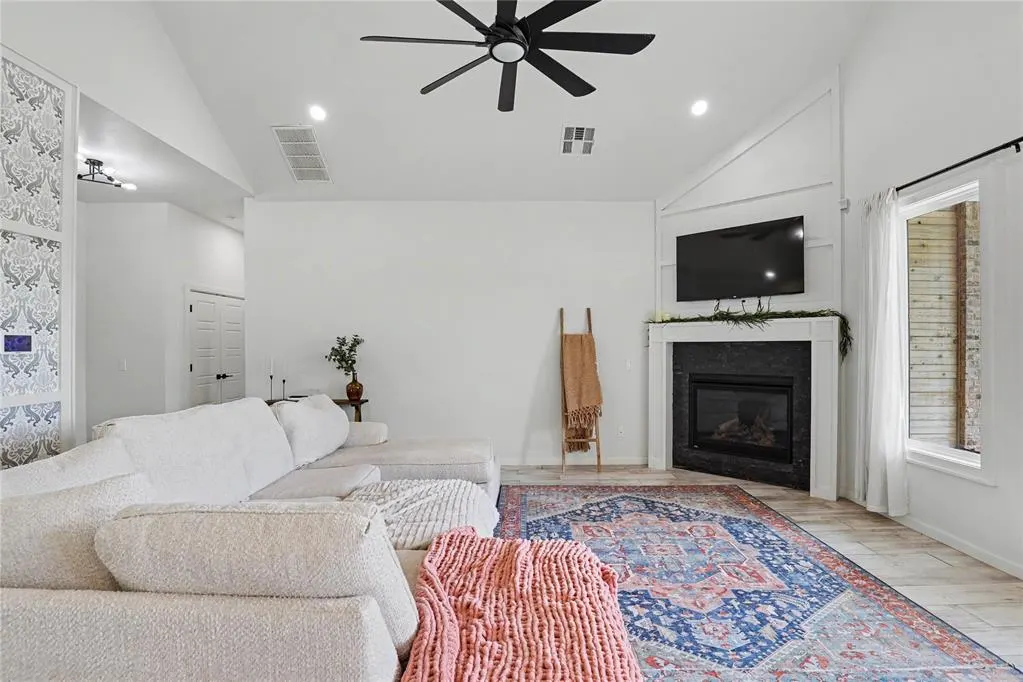 Photo 5 — 15817 Capri Lane, Edmond, OK 73013