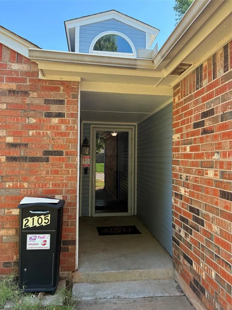 Photo 3 — 2105 Castle Rock, Edmond, OK 73003