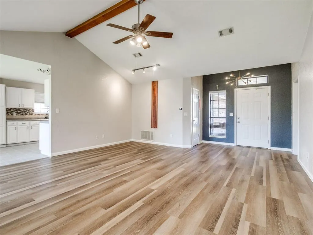 Photo 7 — 1108 NE 25th Street, Moore, OK 73160