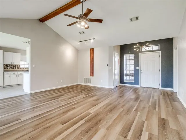 Photo 7 — 1108 NE 25th Street, Moore, OK 73160
