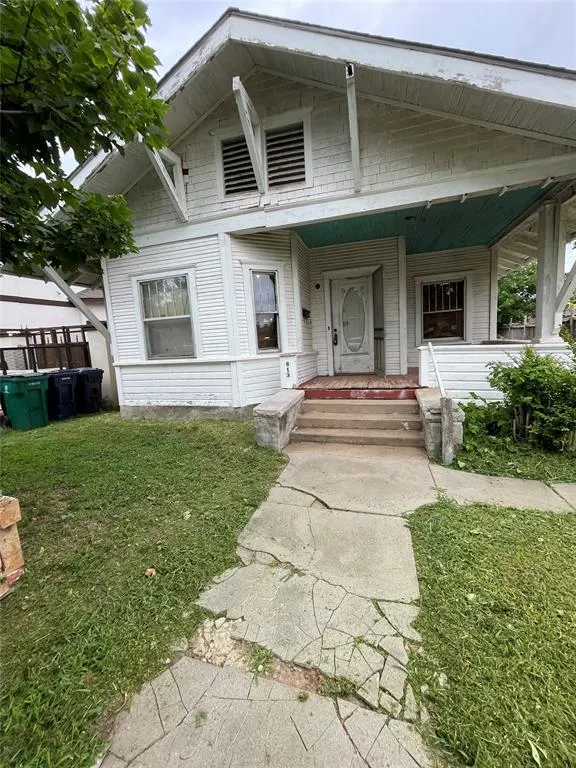 Photo 2 — 613 NW 32nd Street, Oklahoma City, OK 73118