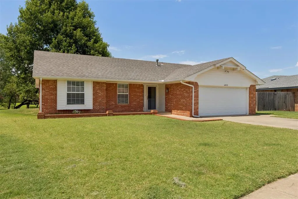 Photo 3 — 4813 E Wilcox Lane, Yukon, OK 73099