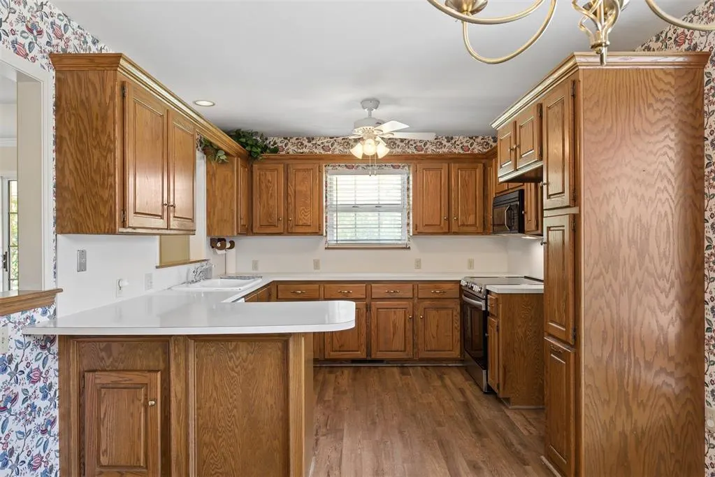 Photo 9 — 4813 E Wilcox Lane, Yukon, OK 73099