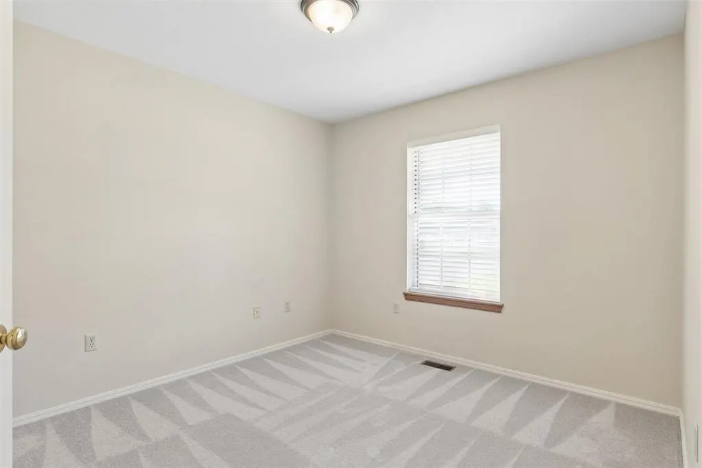 Photo 23 — 4813 E Wilcox Lane, Yukon, OK 73099