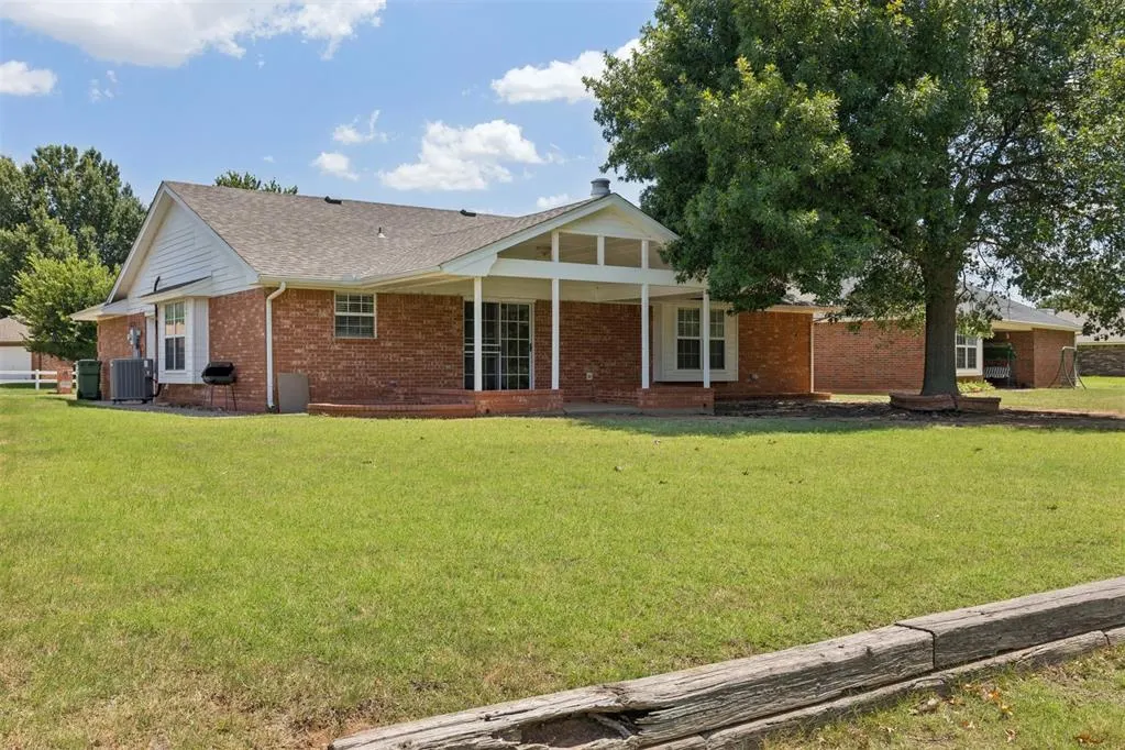 Photo 29 — 4813 E Wilcox Lane, Yukon, OK 73099