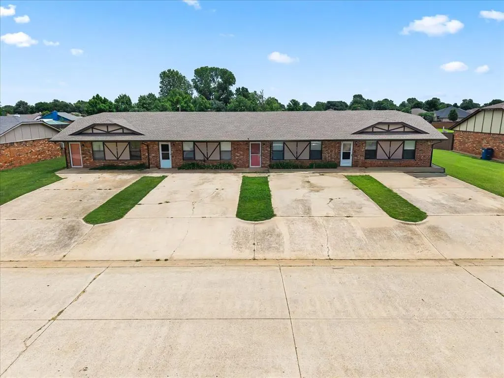Photo 3 — 606 N Robin Way, Mustang, OK 73064